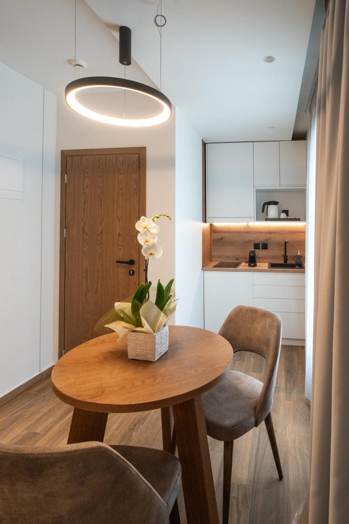 Volos Inn Hotel Eksteriør bilde