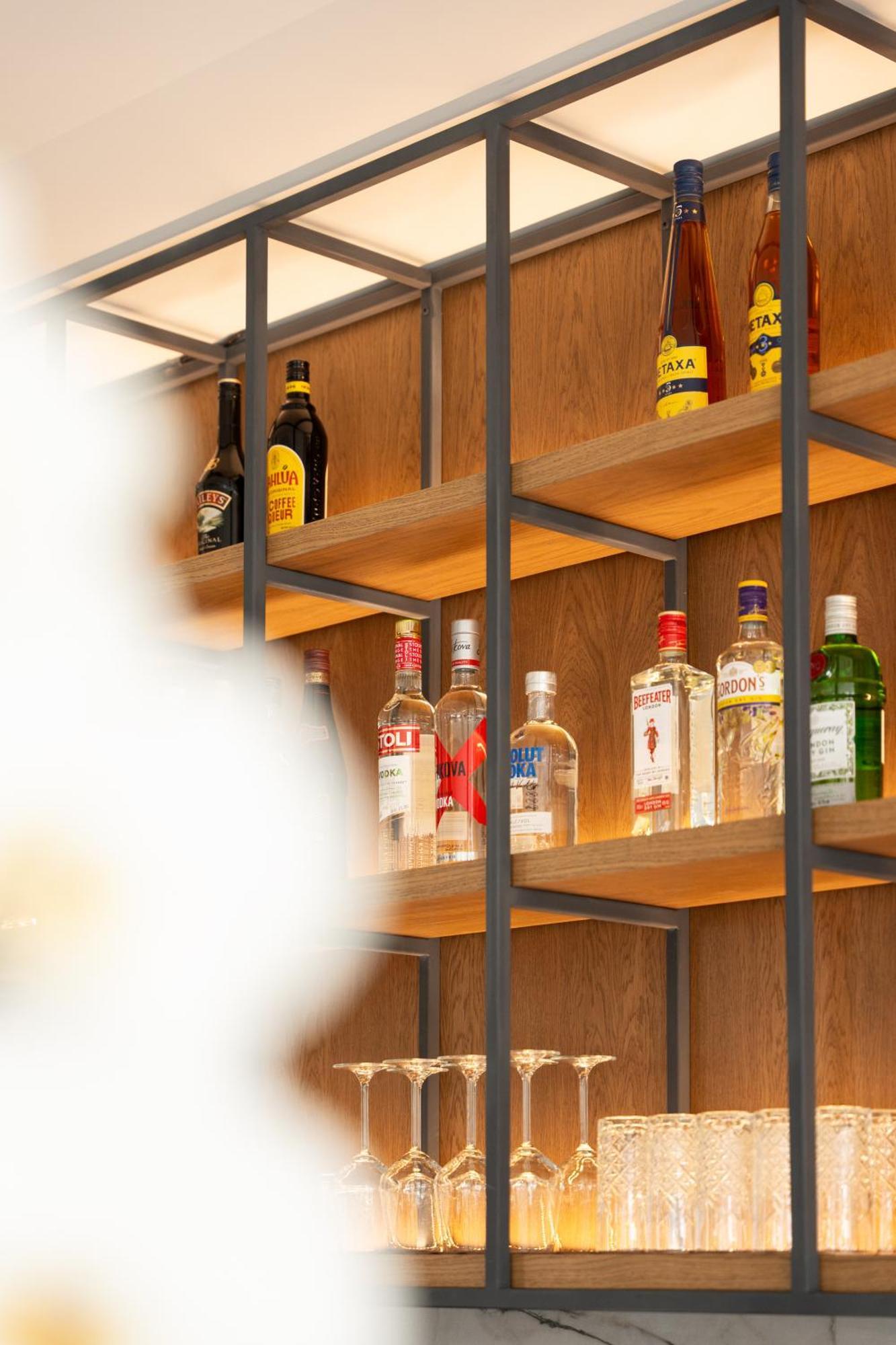 Volos Inn Hotel Eksteriør bilde