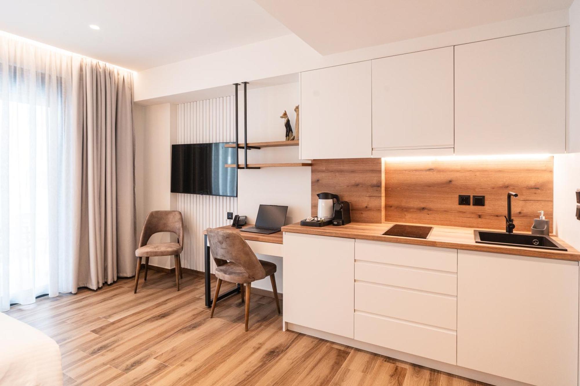 Volos Inn Hotel Eksteriør bilde