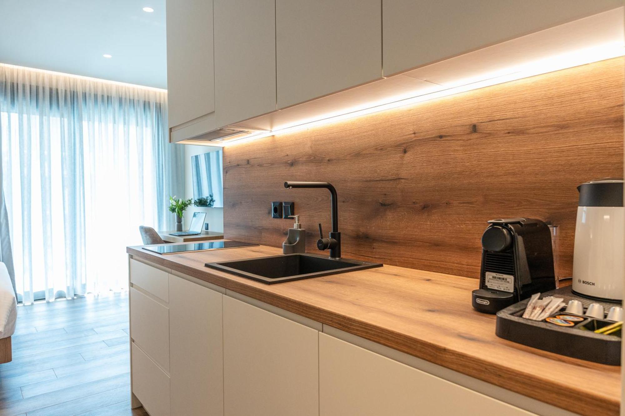 Volos Inn Hotel Eksteriør bilde